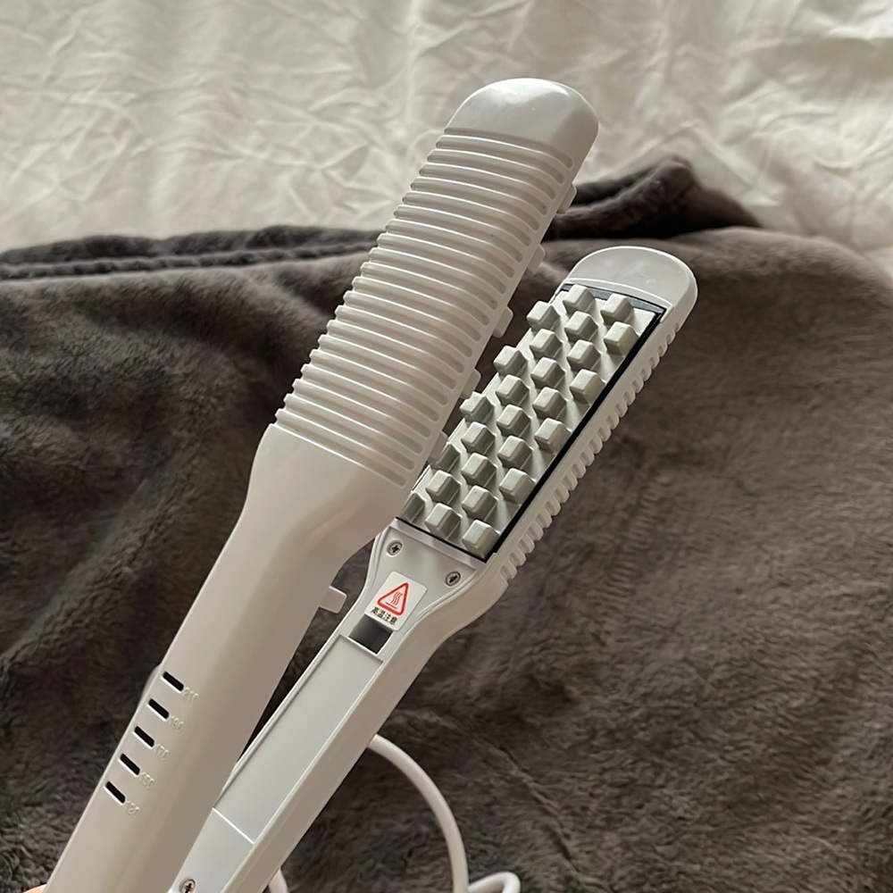 Hair volume styler. Increase hair volume